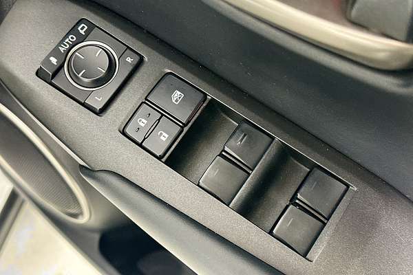 2014 Lexus NX300h LUXURY HYBRID (FWD) AYZ10R