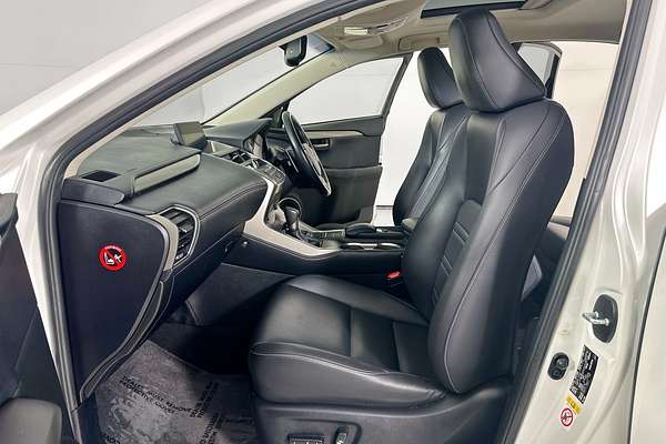 2014 Lexus NX300h LUXURY HYBRID (FWD) AYZ10R
