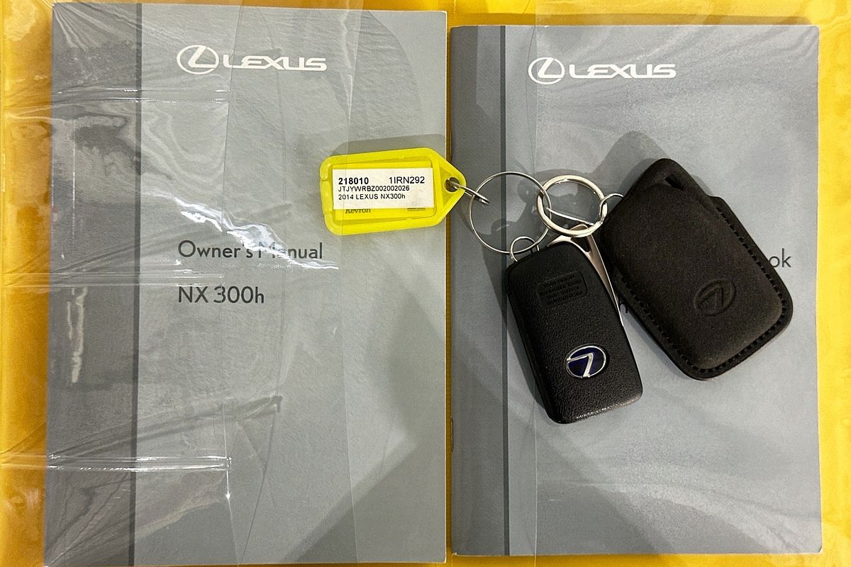 2014 Lexus NX300h LUXURY HYBRID (FWD) AYZ10R
