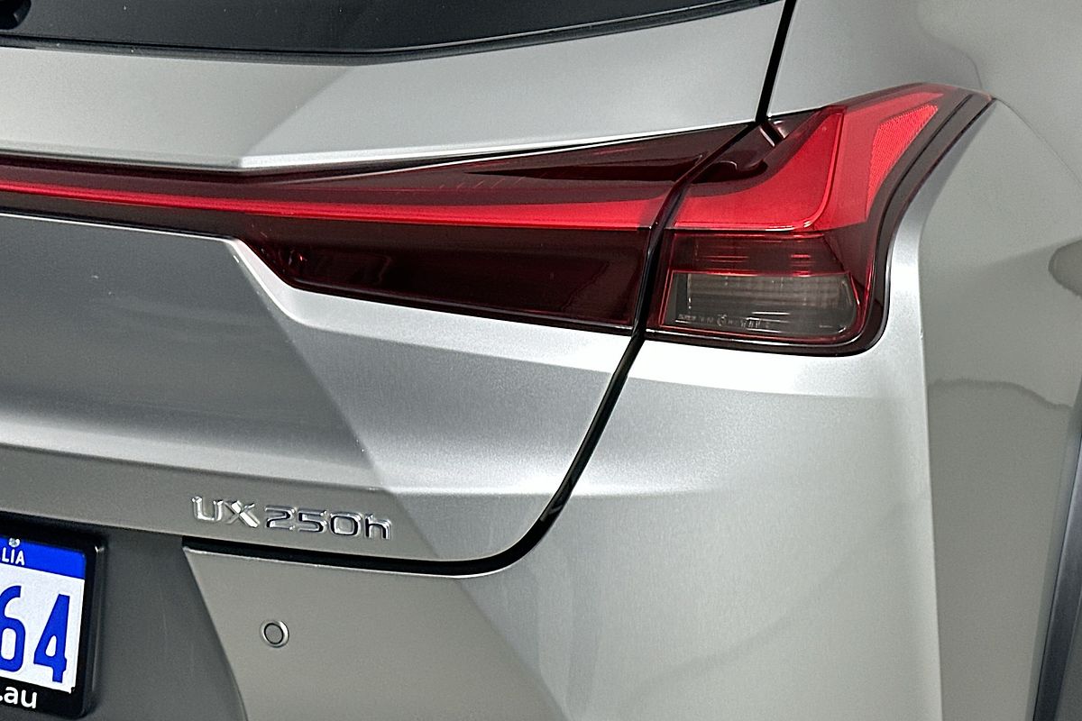 2019 Lexus UX250h SPORTS LUX +EP1 HYBRID (AWD) MZAH15R