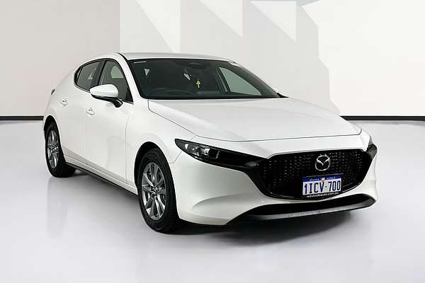 2024 Mazda MAZDA3 G20 PURE 300Q