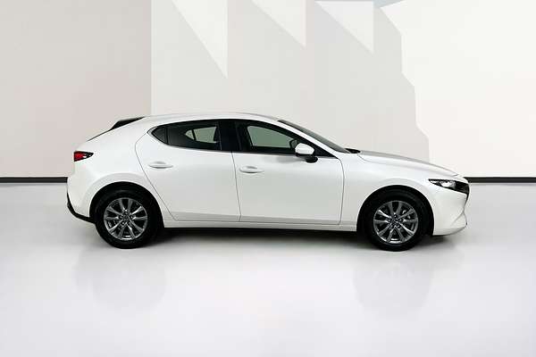 2024 Mazda MAZDA3 G20 PURE 300Q