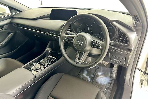 2024 Mazda MAZDA3 G20 PURE 300Q