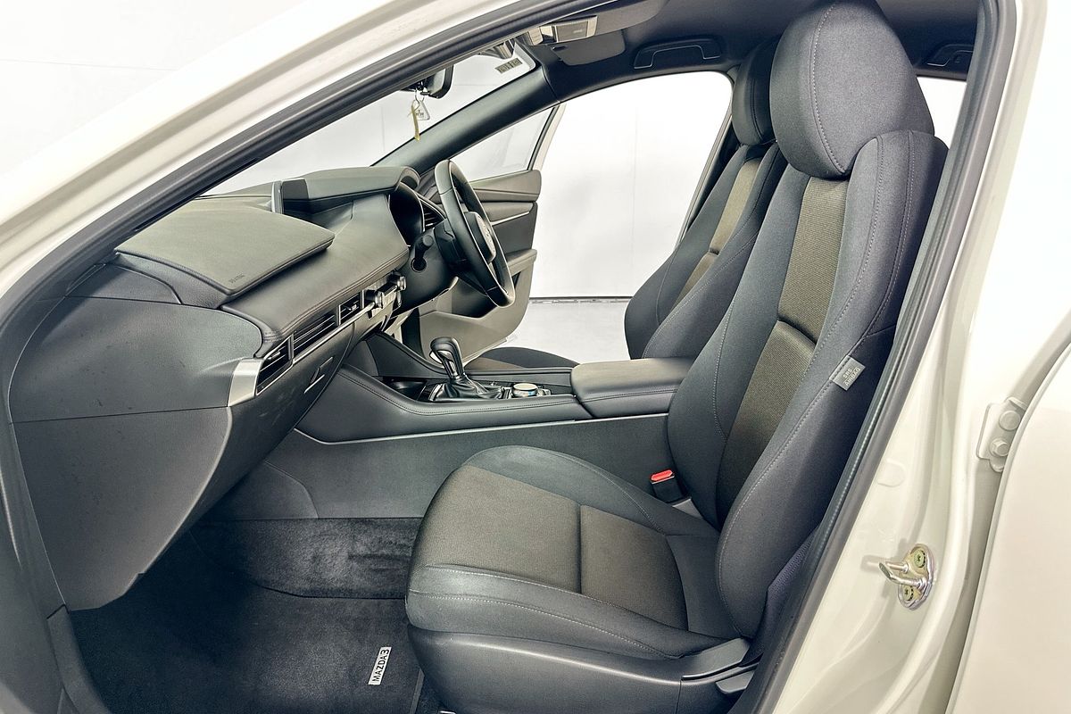 2024 Mazda MAZDA3 G20 PURE 300Q