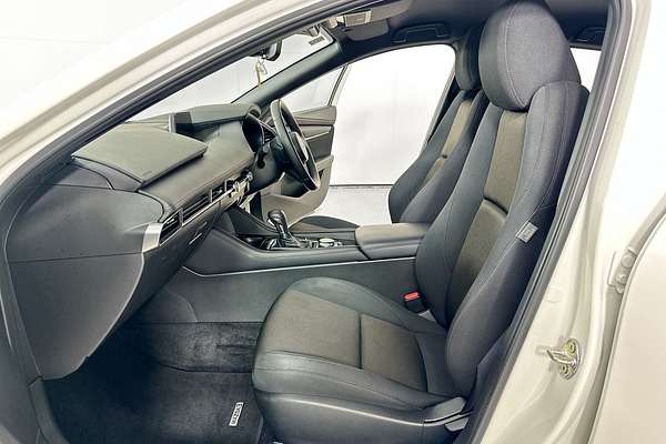 2024 Mazda MAZDA3 G20 PURE 300Q