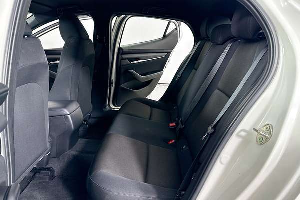 2024 Mazda MAZDA3 G20 PURE 300Q