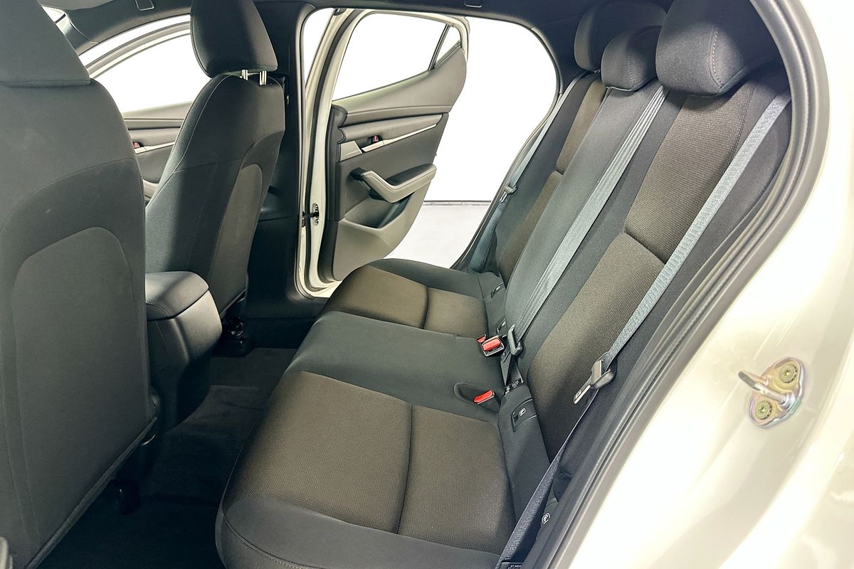 2024 Mazda MAZDA3 G20 PURE 300Q