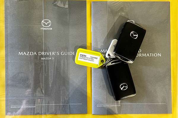 2024 Mazda MAZDA3 G20 PURE 300Q