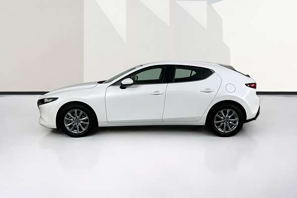 2024 Mazda MAZDA3 G20 PURE 300Q