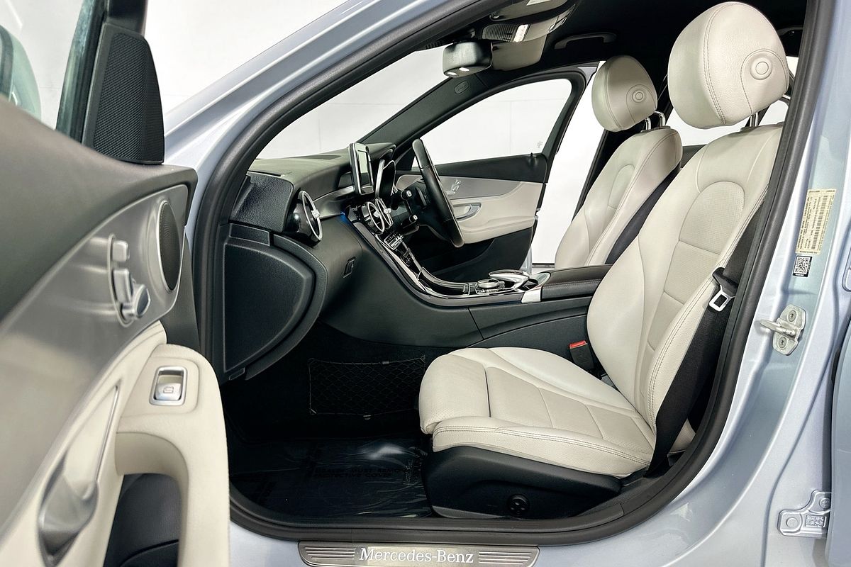 2015 Mercedes-Benz C200  205