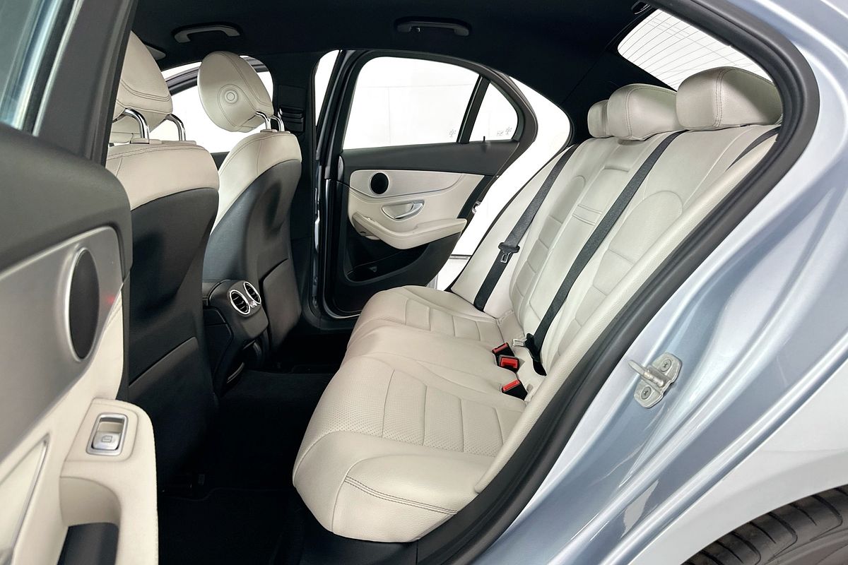 2015 Mercedes-Benz C200  205