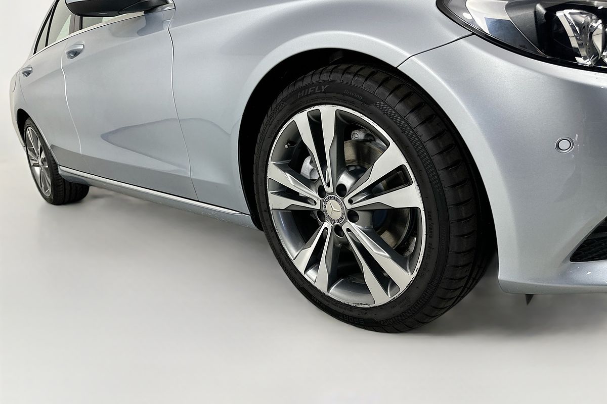 2015 Mercedes-Benz C200  205