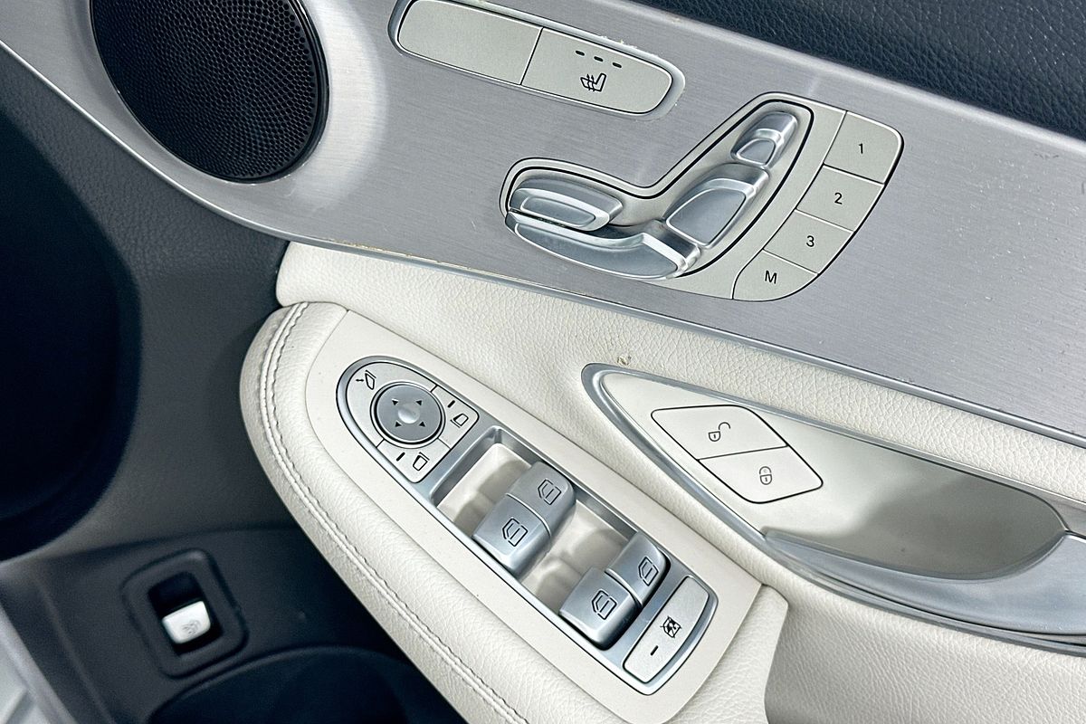 2017 Mercedes-Benz C200  205 MY17