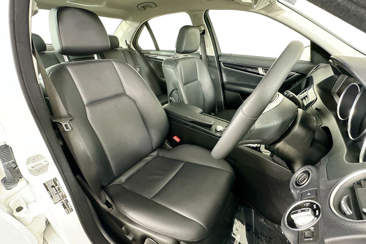 2012 Mercedes-Benz 200 CDI BE W204 MY12