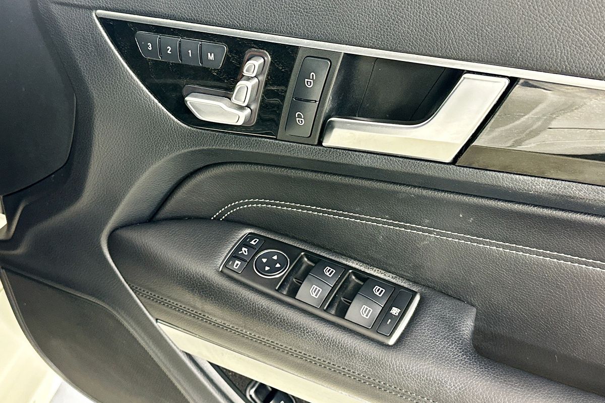 2015 Mercedes-Benz E200  207 MY15