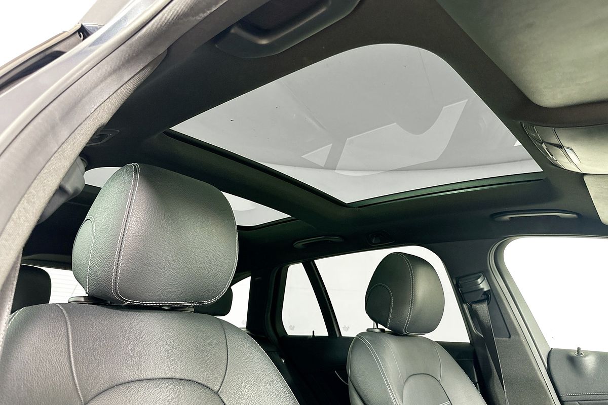 2015 Mercedes-Benz C250  205