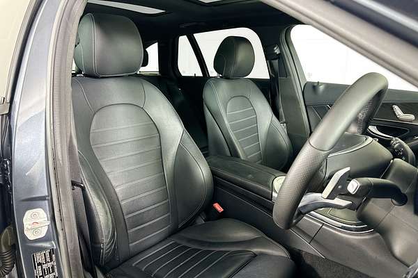 2015 Mercedes-Benz C250  205