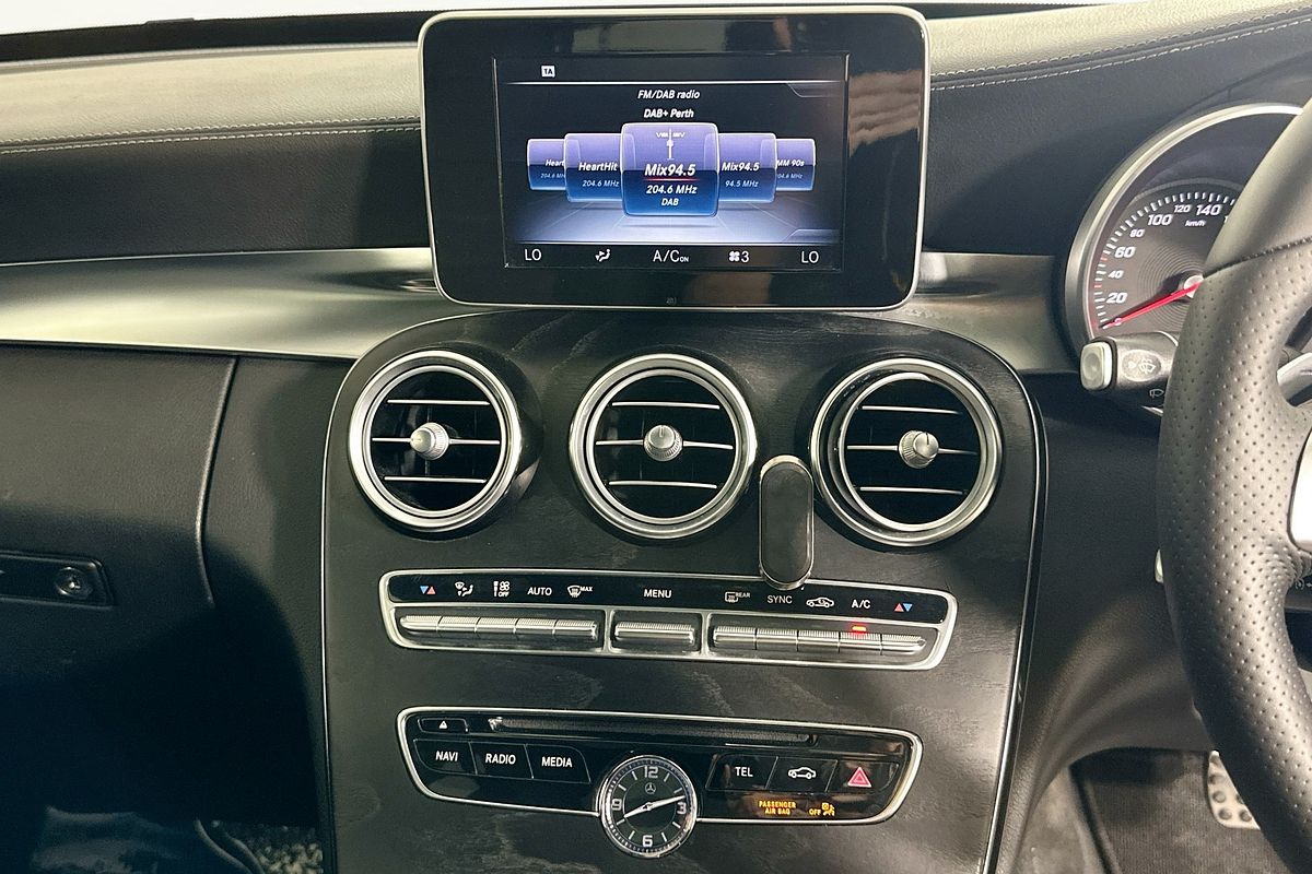 2015 Mercedes-Benz C250  205