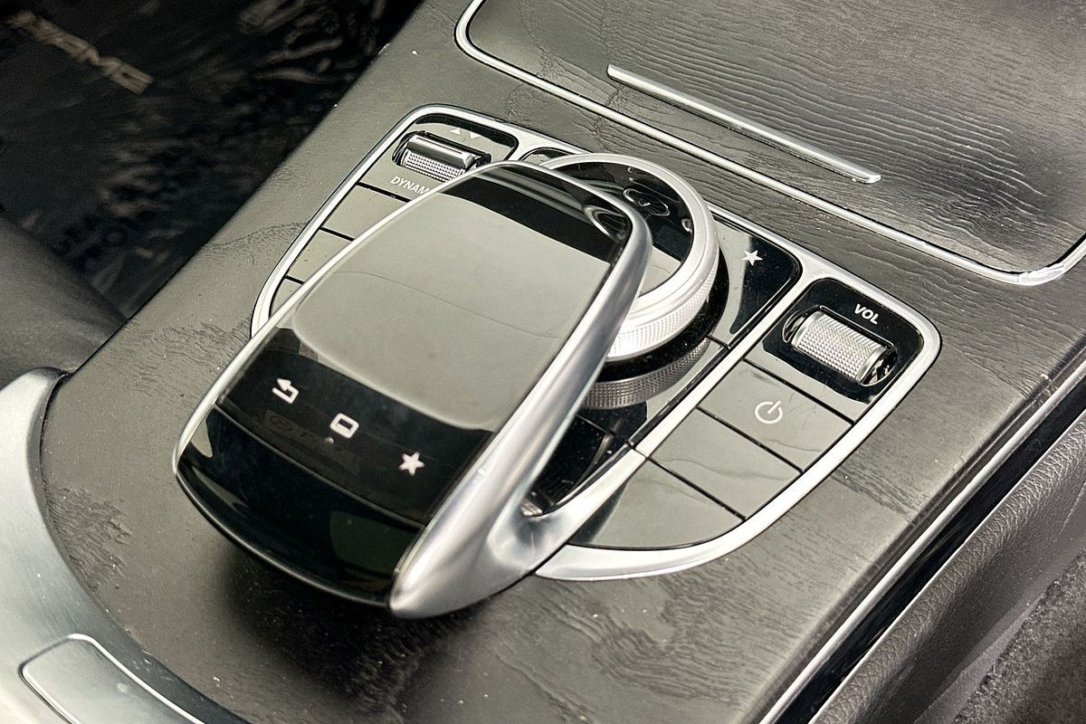 2015 Mercedes-Benz C250  205