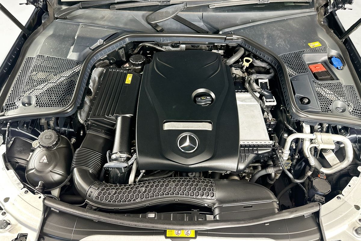 2015 Mercedes-Benz C250  205