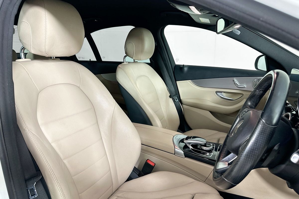 2015 Mercedes-Benz C250  205