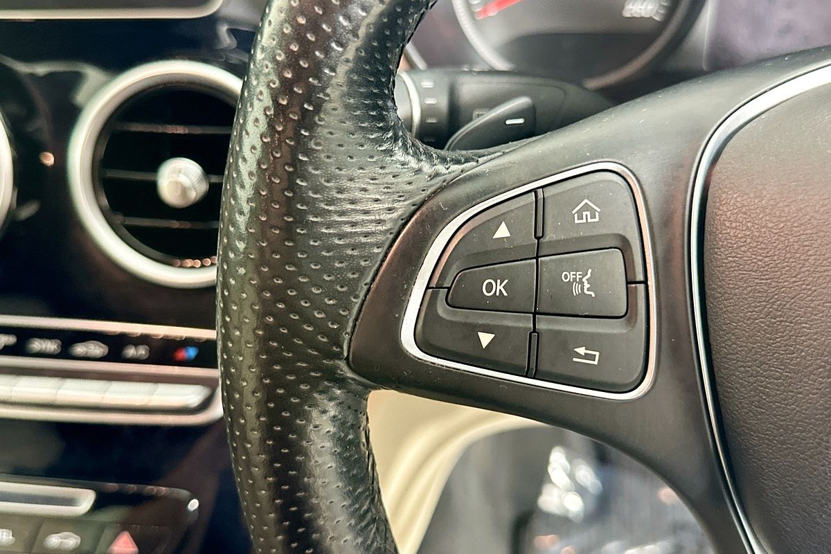 2015 Mercedes-Benz C250  205