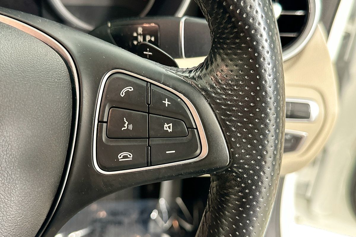 2015 Mercedes-Benz C250  205