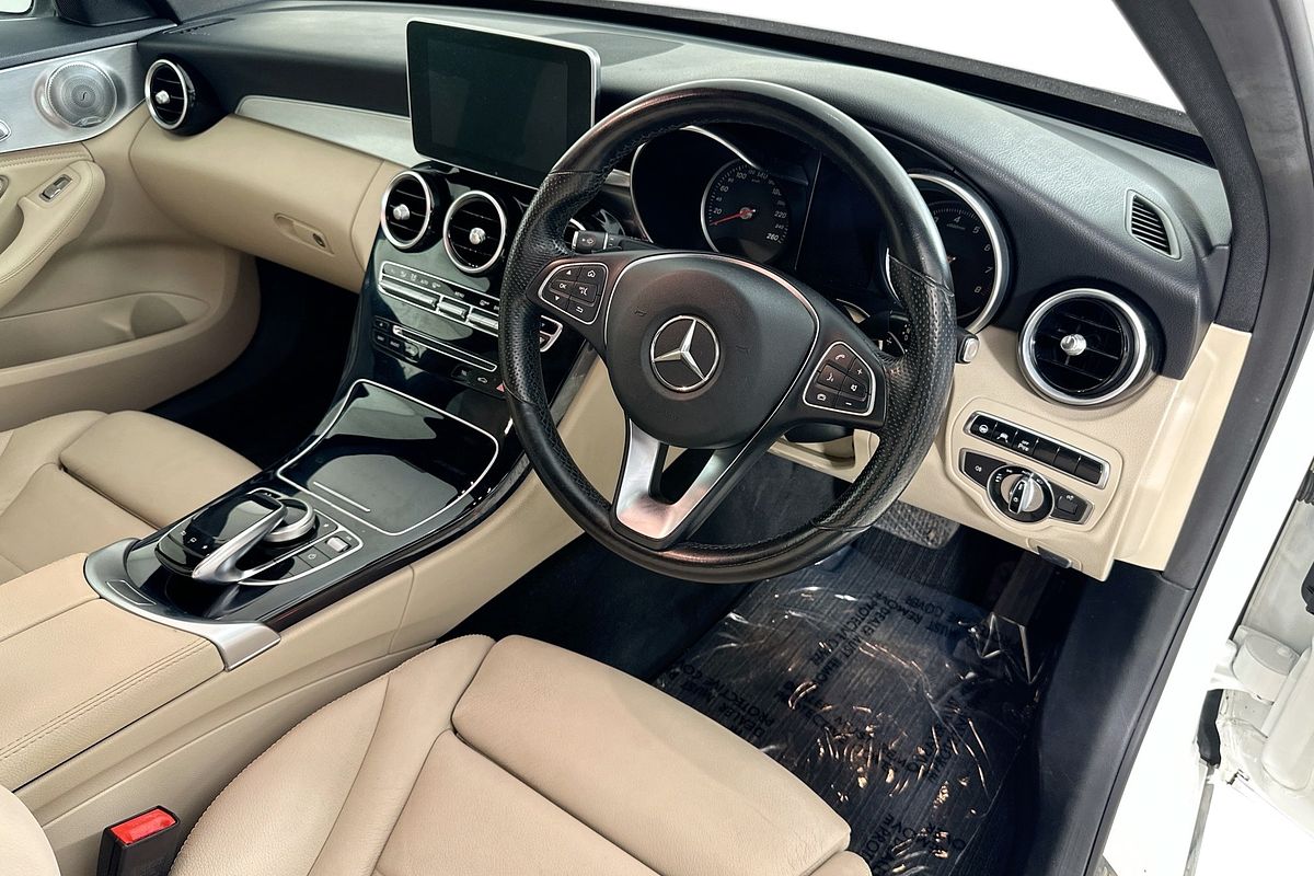 2015 Mercedes-Benz C250  205