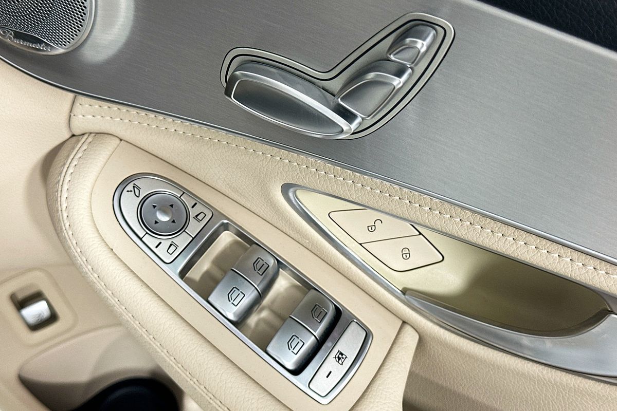 2015 Mercedes-Benz C250  205