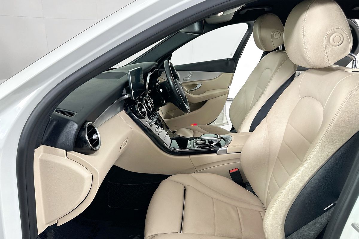 2015 Mercedes-Benz C250  205