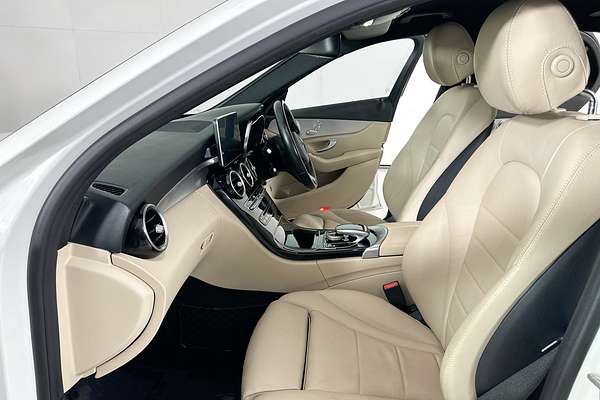 2015 Mercedes-Benz C250  205