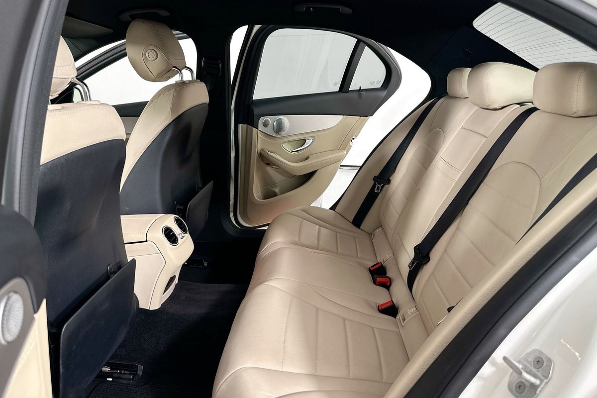 2015 Mercedes-Benz C250  205