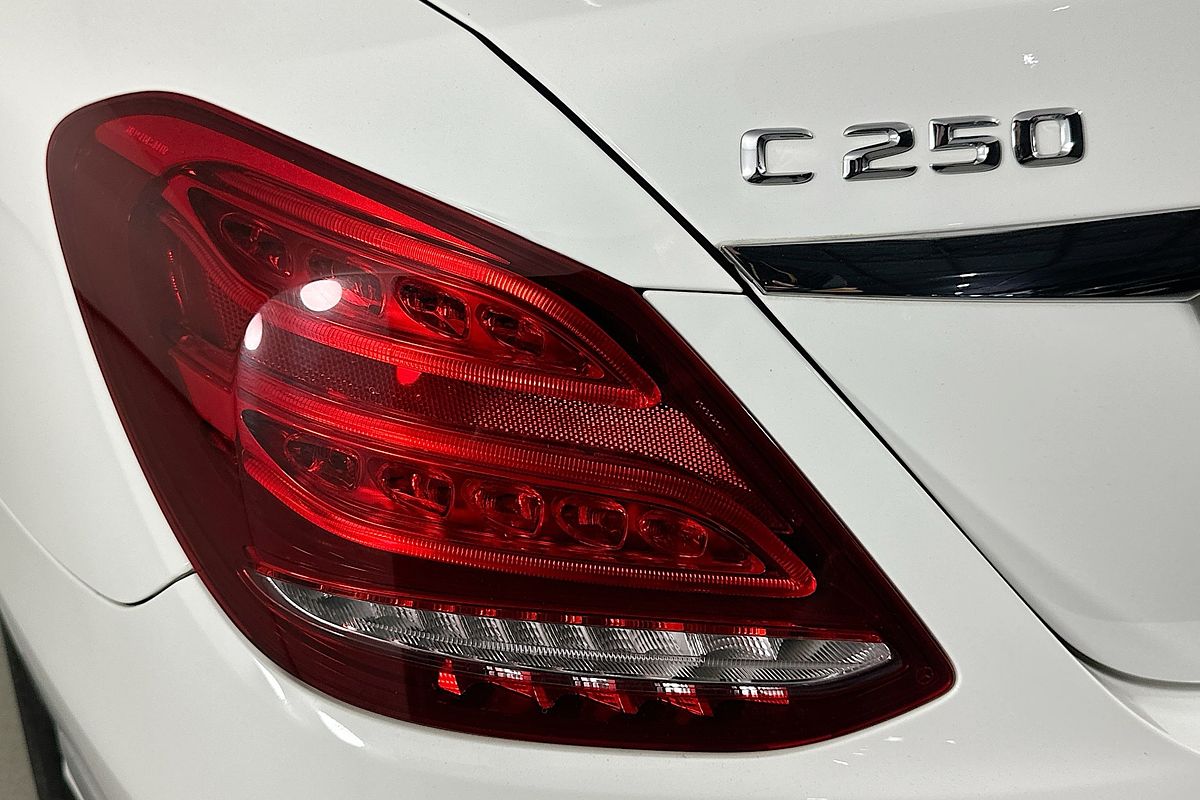 2015 Mercedes-Benz C250  205