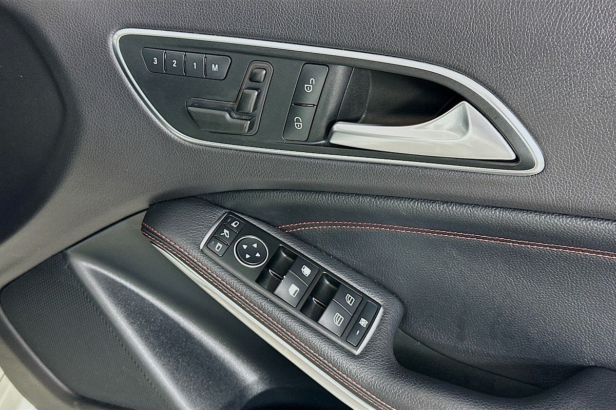 2014 Mercedes-Benz A45 AMG 176