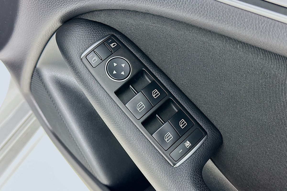 2014 Mercedes-Benz B180  246 MY14