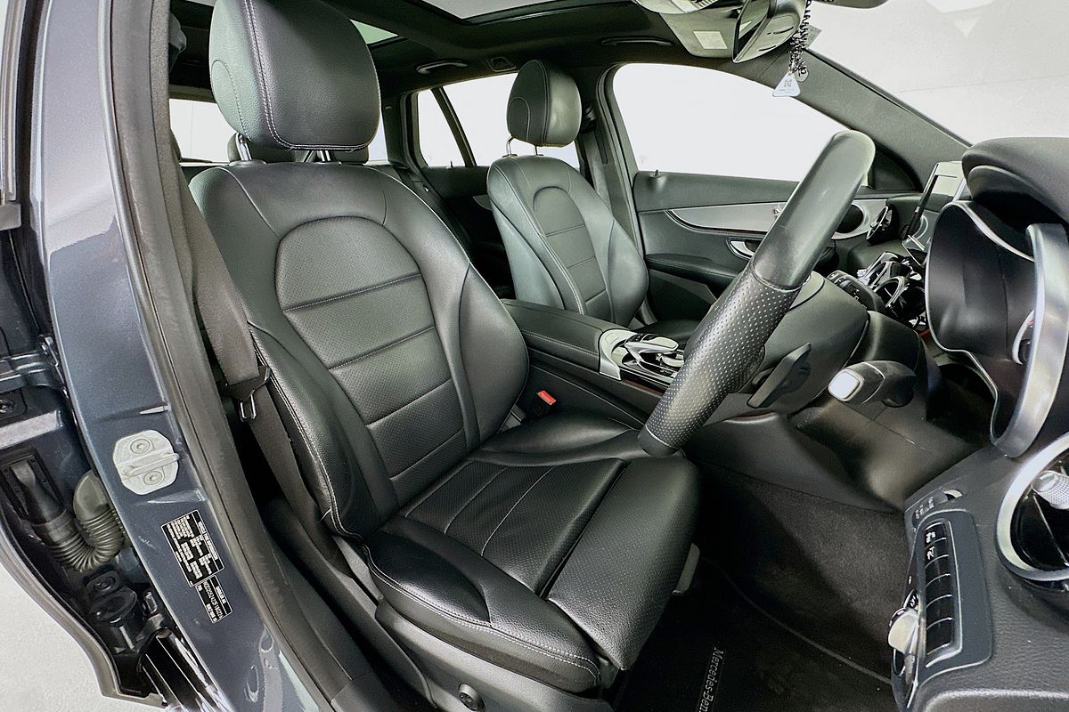 2015 Mercedes-Benz C200  205