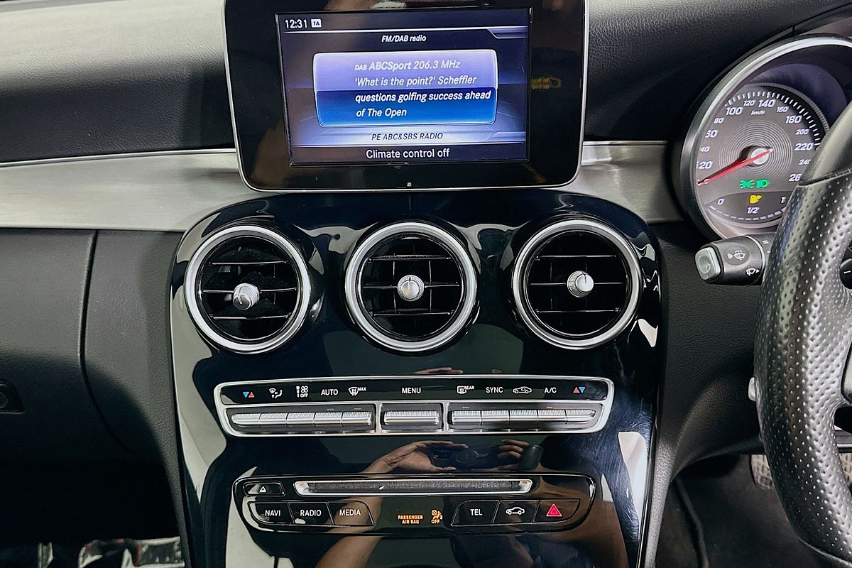 2015 Mercedes-Benz C200  205