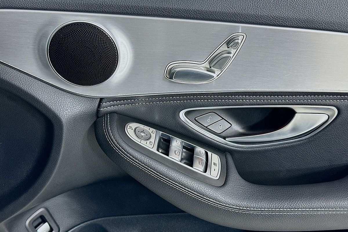 2015 Mercedes-Benz C200  205