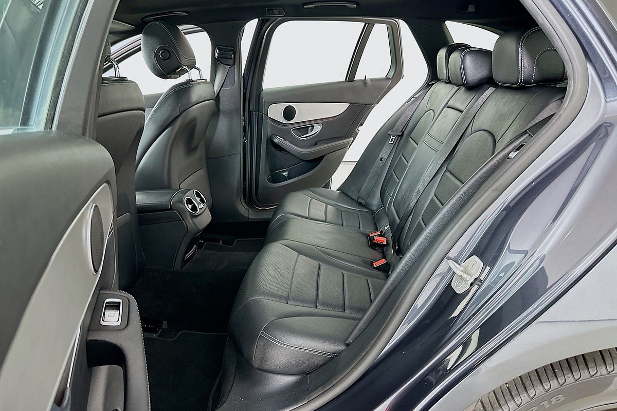 2015 Mercedes-Benz C200  205