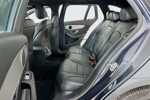 2015 Mercedes-Benz C200  205