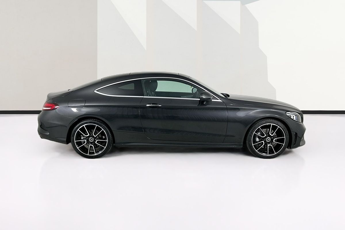 2022 Mercedes-Benz C300  C205 MY22