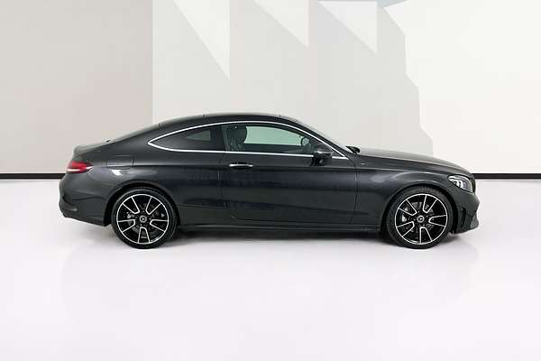 2022 Mercedes-Benz C300  C205 MY22