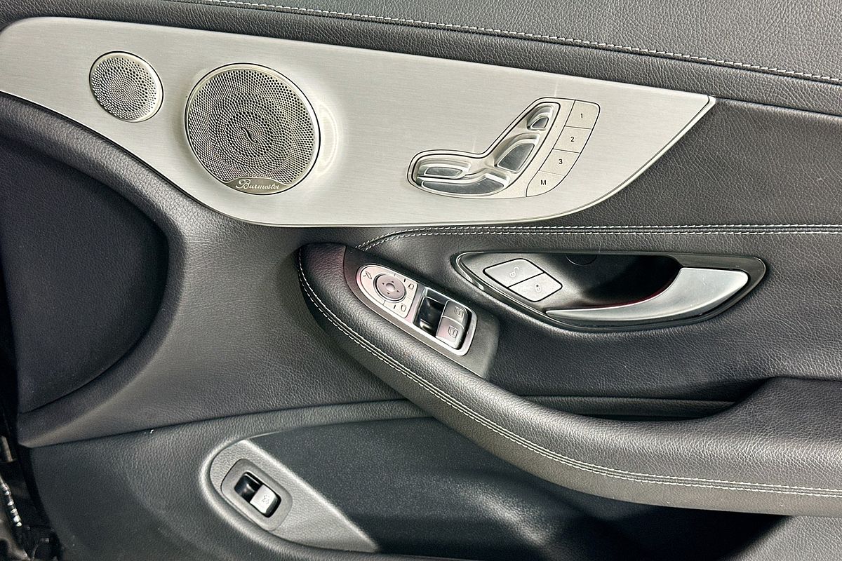 2022 Mercedes-Benz C300  C205 MY22