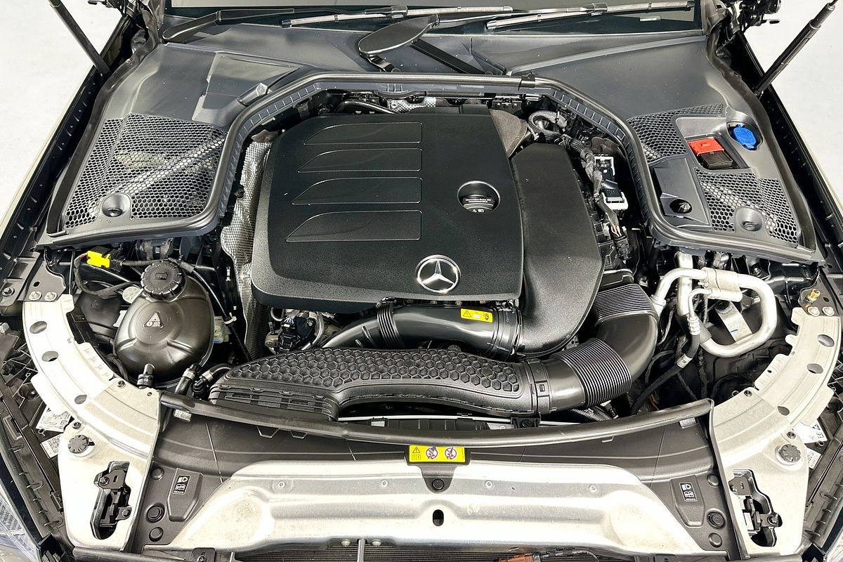 2022 Mercedes-Benz C300  C205 MY22