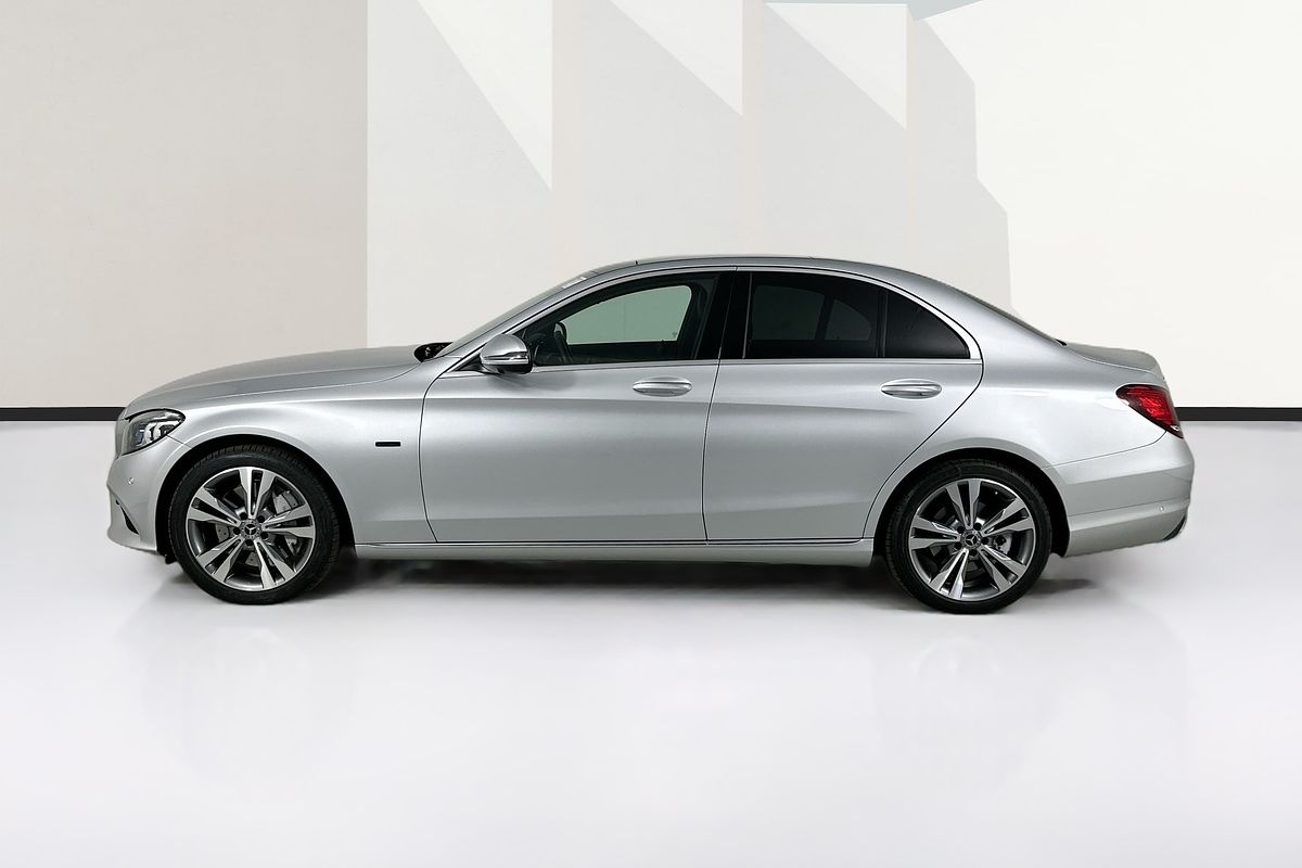 Vehicle photo 5