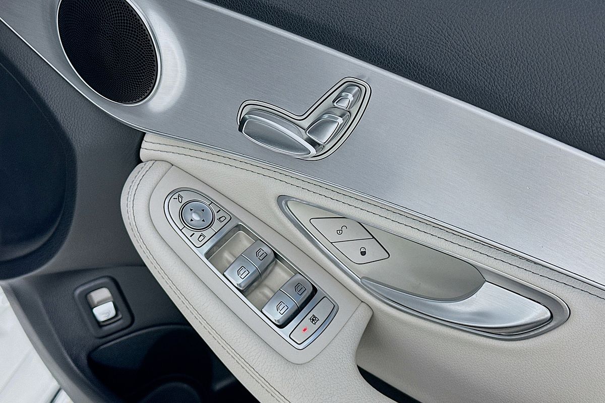2015 Mercedes-Benz C300 BLUETEC HYBRID 205