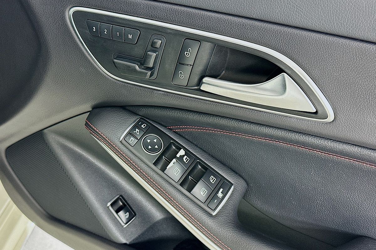 2015 Mercedes-Benz CLA 250 SPORT 4MATIC 117 MY15