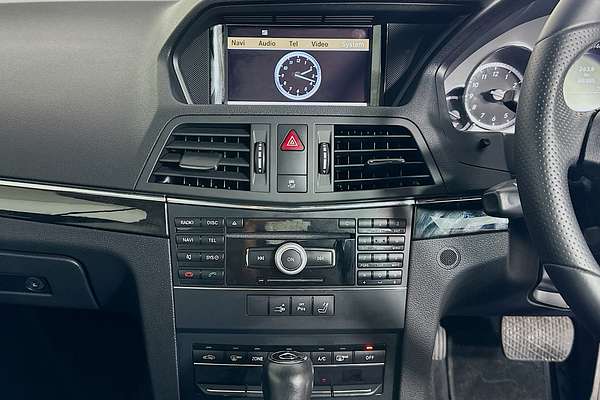 2010 Mercedes-Benz E250 CGI ELEGANCE 207