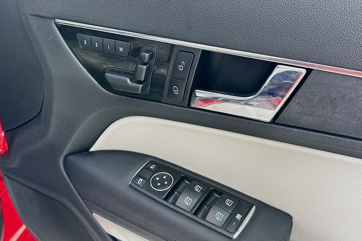 2010 Mercedes-Benz E250 CGI ELEGANCE 207