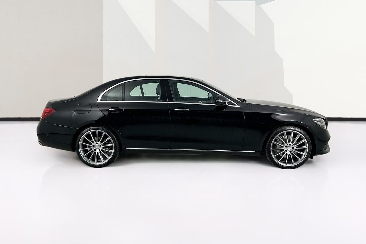 2017 Mercedes-Benz E300  213